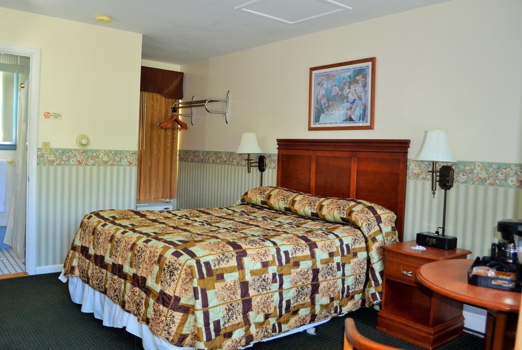 Maple Terrace Motel Williamstown Esterno foto
