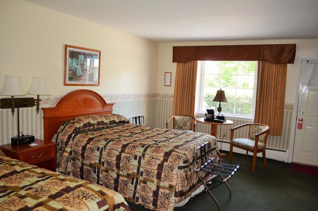 Maple Terrace Motel Williamstown Esterno foto